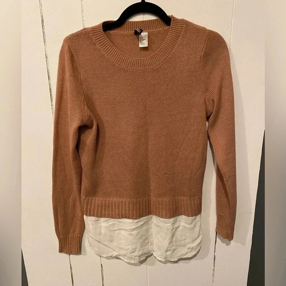 H&M Sweaters - 💕3/$25💕 H&M Sweater button up shirt